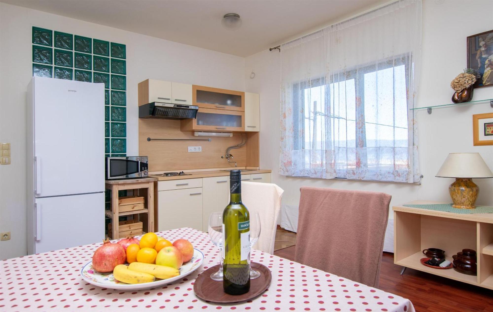 Apartment Iva Omiš Exterior foto